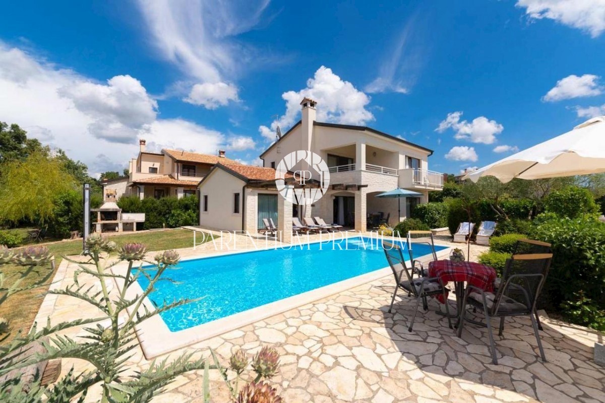 TOP Una villa con una bellissima vista sul mare e sulla campagna