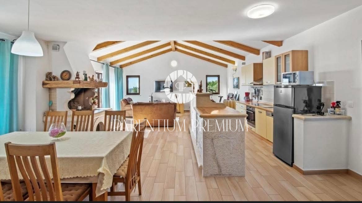 TOP Una villa con una bellissima vista sul mare e sulla campagna
