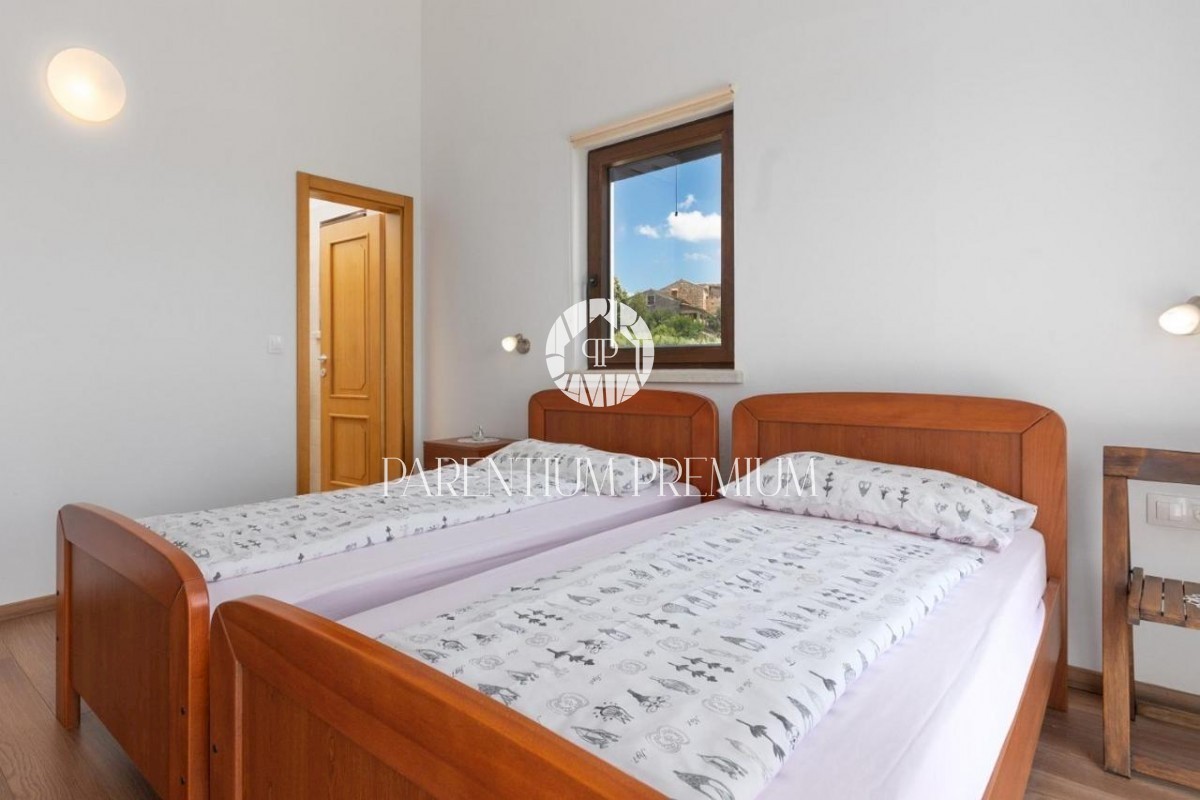 TOP Una villa con una bellissima vista sul mare e sulla campagna