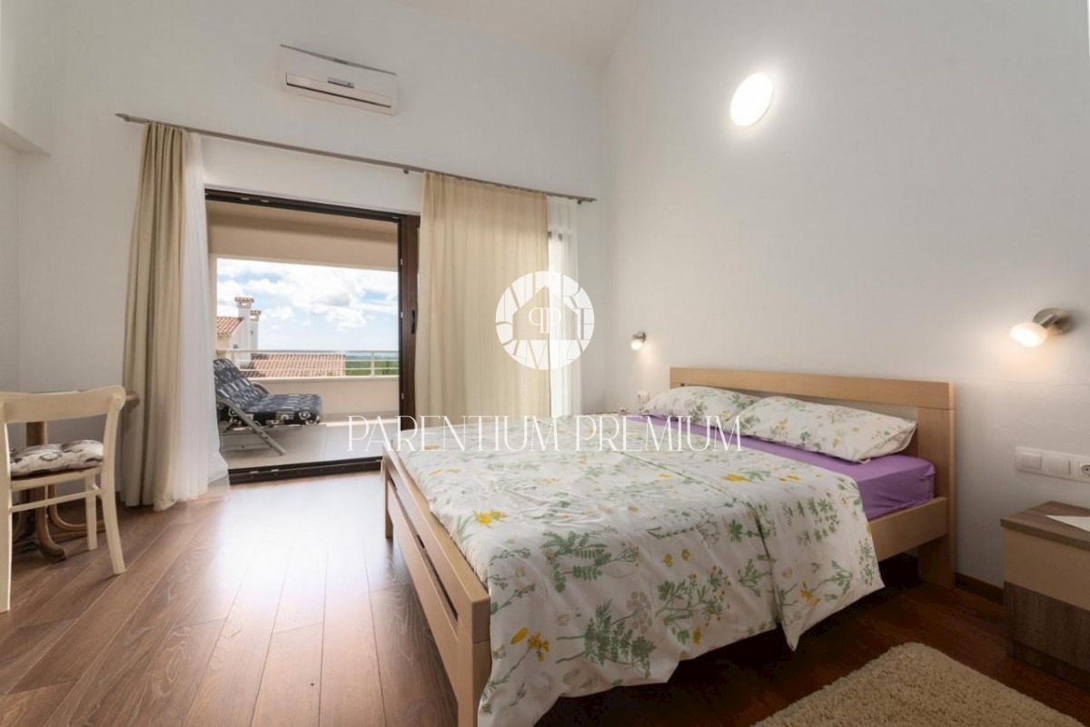 TOP Una villa con una bellissima vista sul mare e sulla campagna