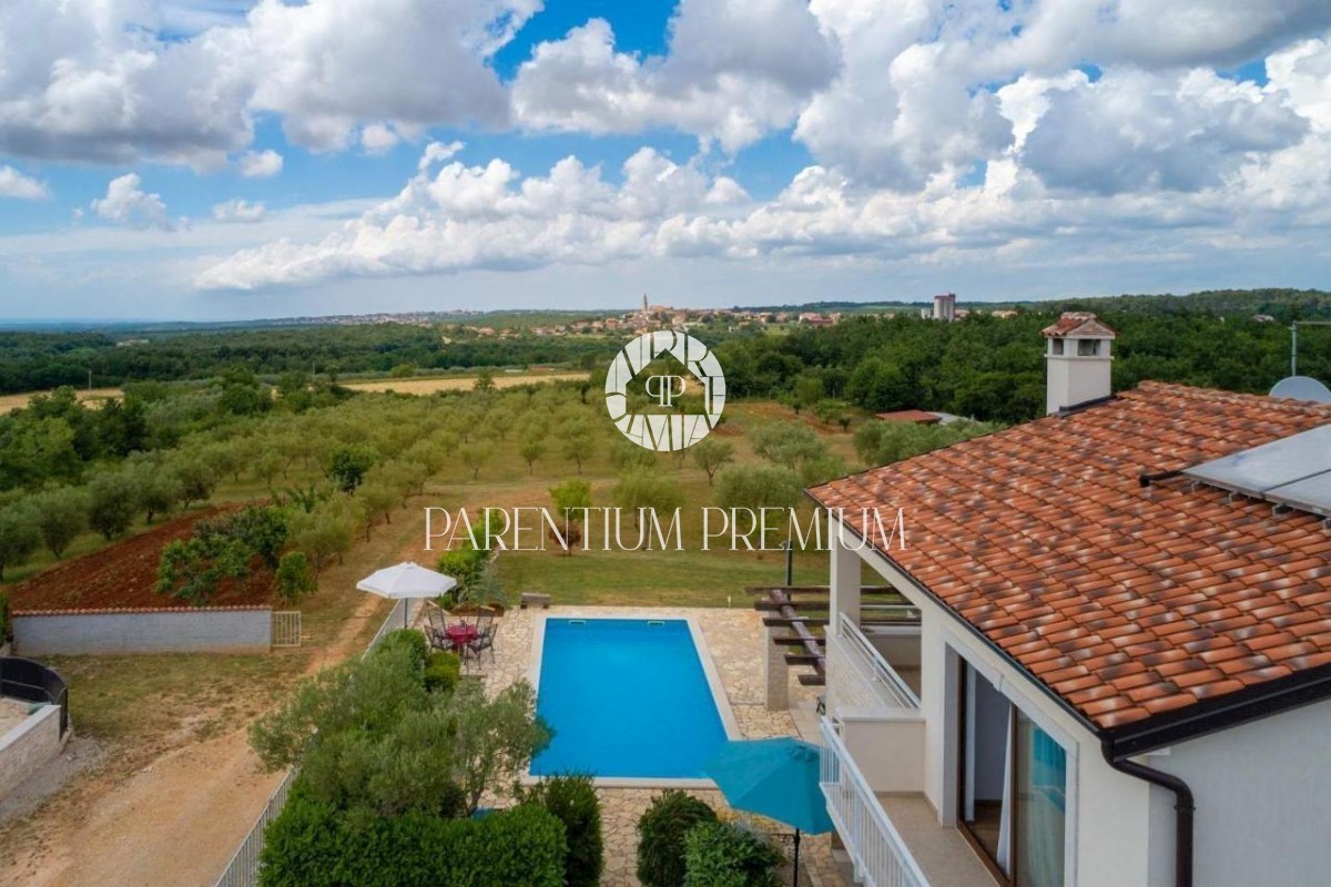 TOP Una villa con una bellissima vista sul mare e sulla campagna