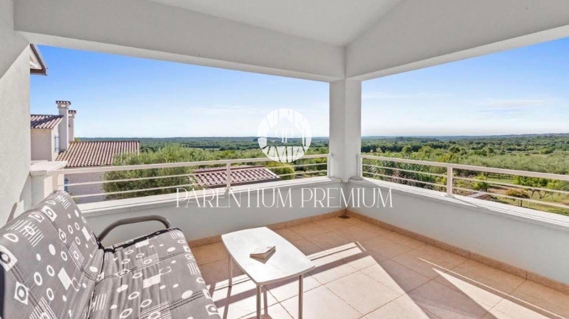 TOP Una villa con una bellissima vista sul mare e sulla campagna