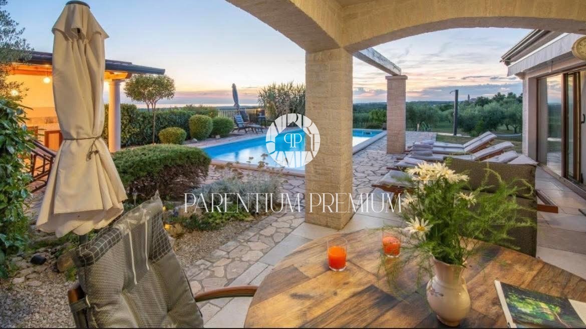 TOP Una villa con una bellissima vista sul mare e sulla campagna