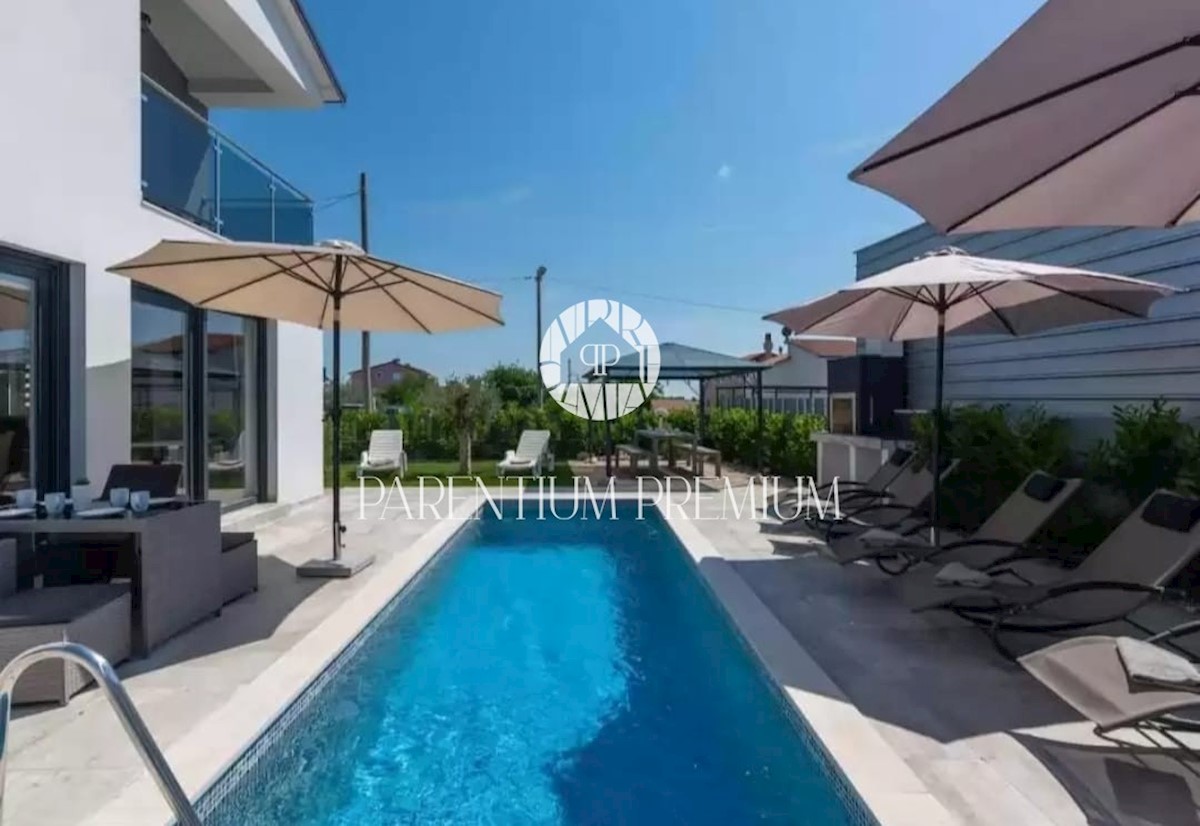 Casa con piscina e vista mare vicino a Parenzo