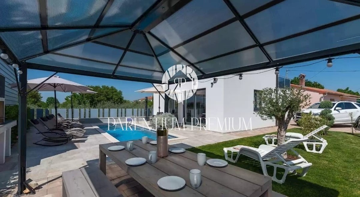 Casa con piscina e vista mare vicino a Parenzo
