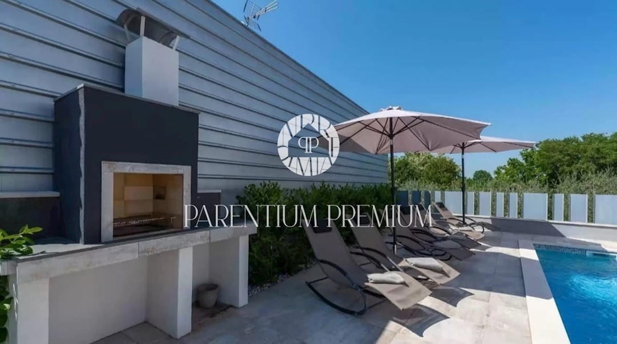 Casa con piscina e vista mare vicino a Parenzo