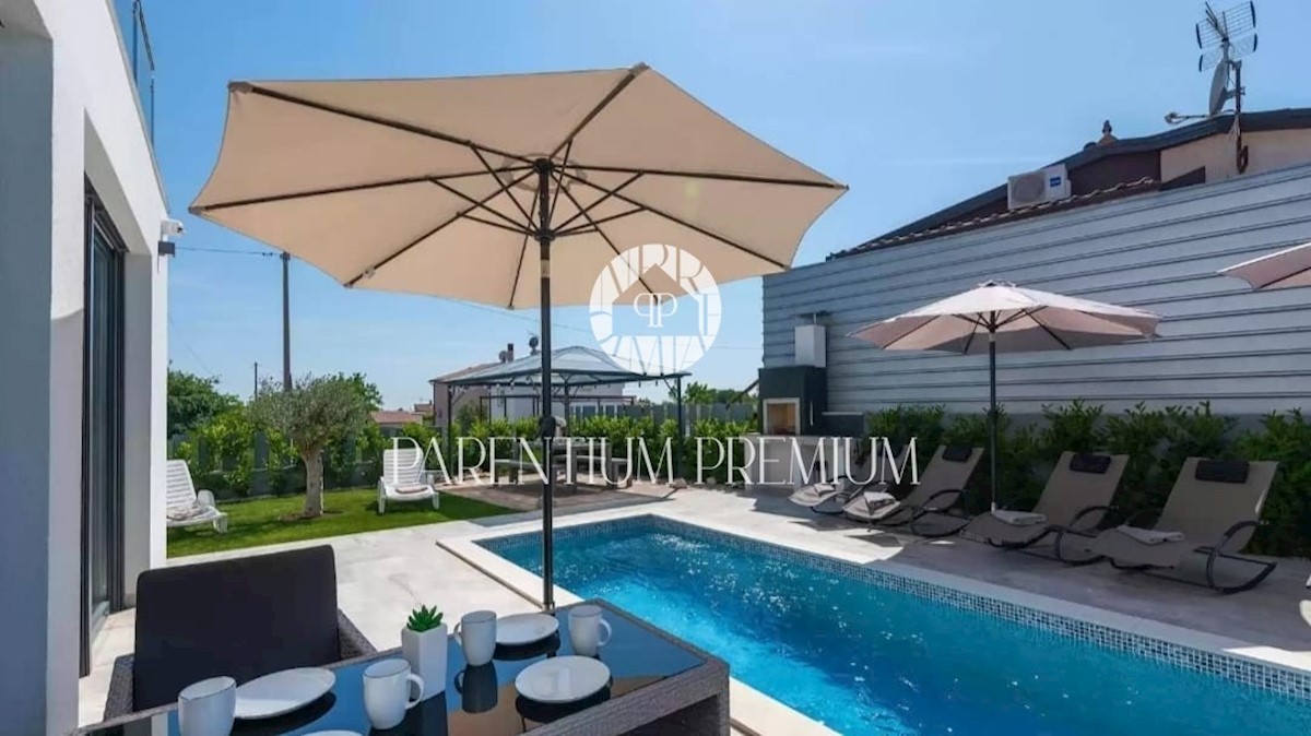 Casa con piscina e vista mare vicino a Parenzo