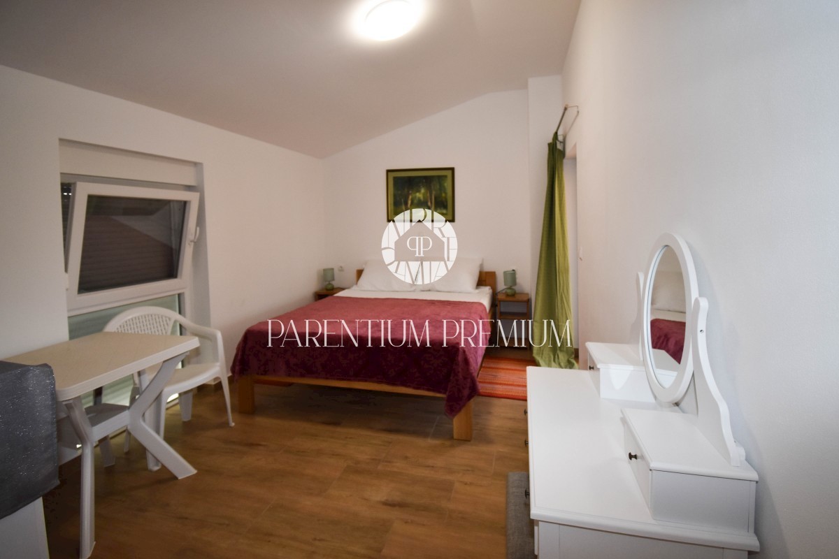 Eccellente nuova casa con 2 unità abitative e 2 piscine, ideale per il turismo