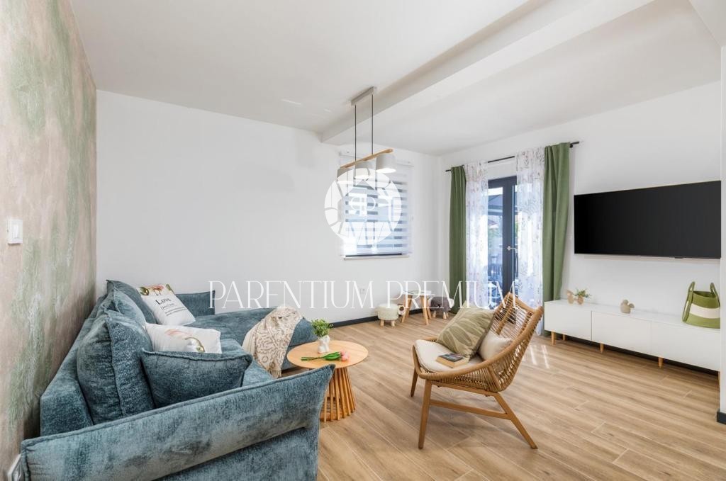 Villa moderna con piscina e splendida vista mare