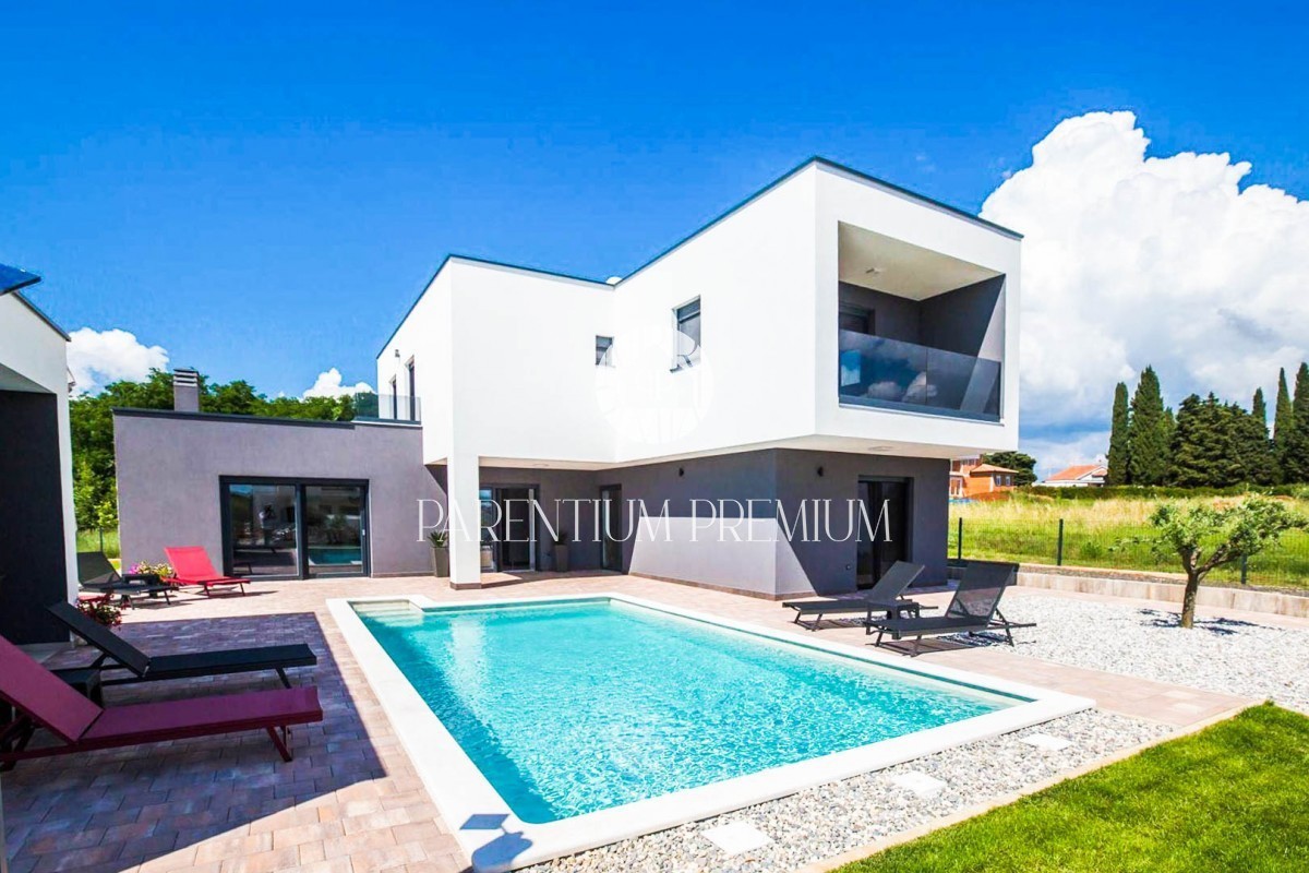 Una nuova villa moderna con piscina nelle vicinanze di Parenzo