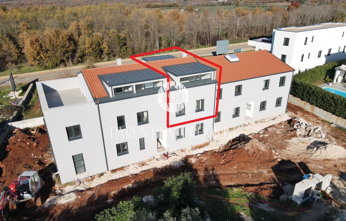 Appartamento su due piani con balcone e vista sul mare