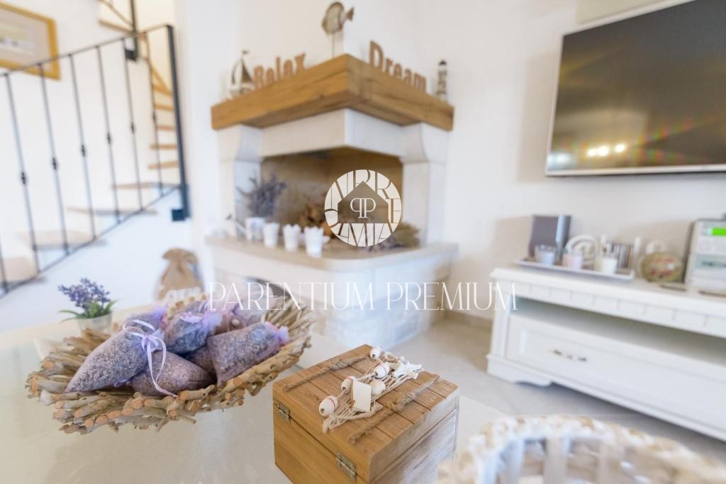 Autentica casa in stile mediterraneo con piscina