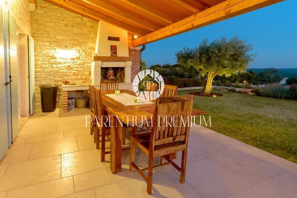 Autentica casa in stile mediterraneo con piscina