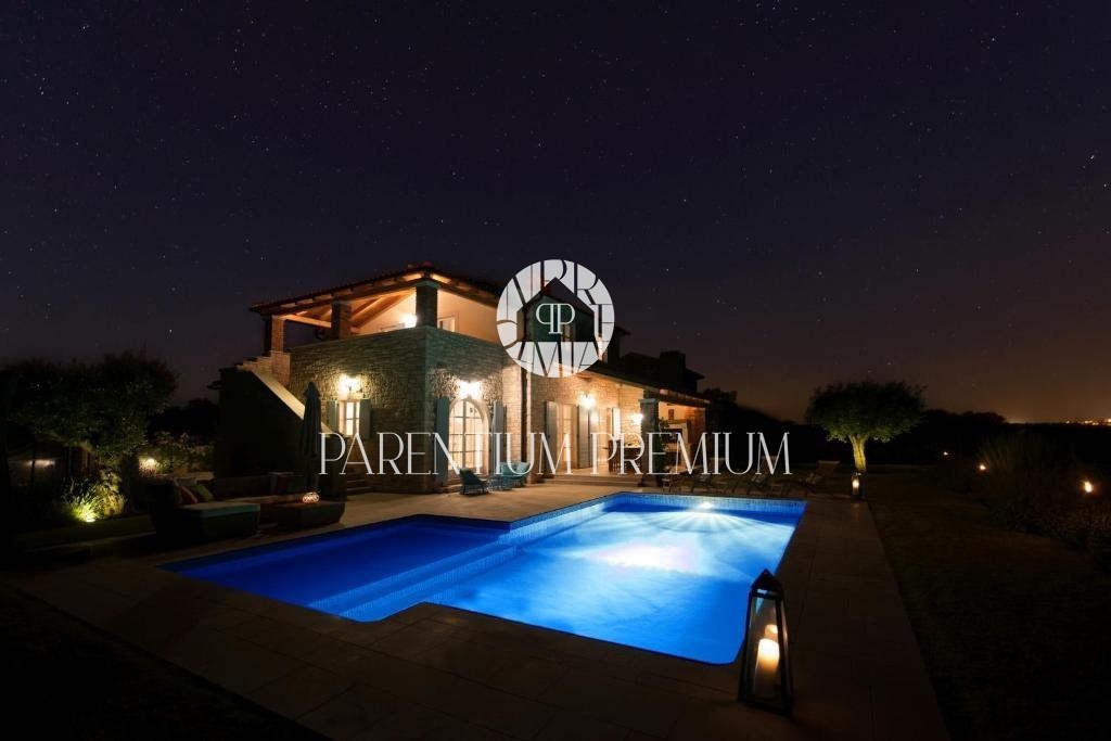 Autentica casa in stile mediterraneo con piscina