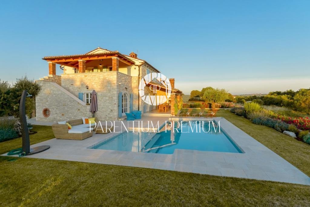 Autentica casa in stile mediterraneo con piscina