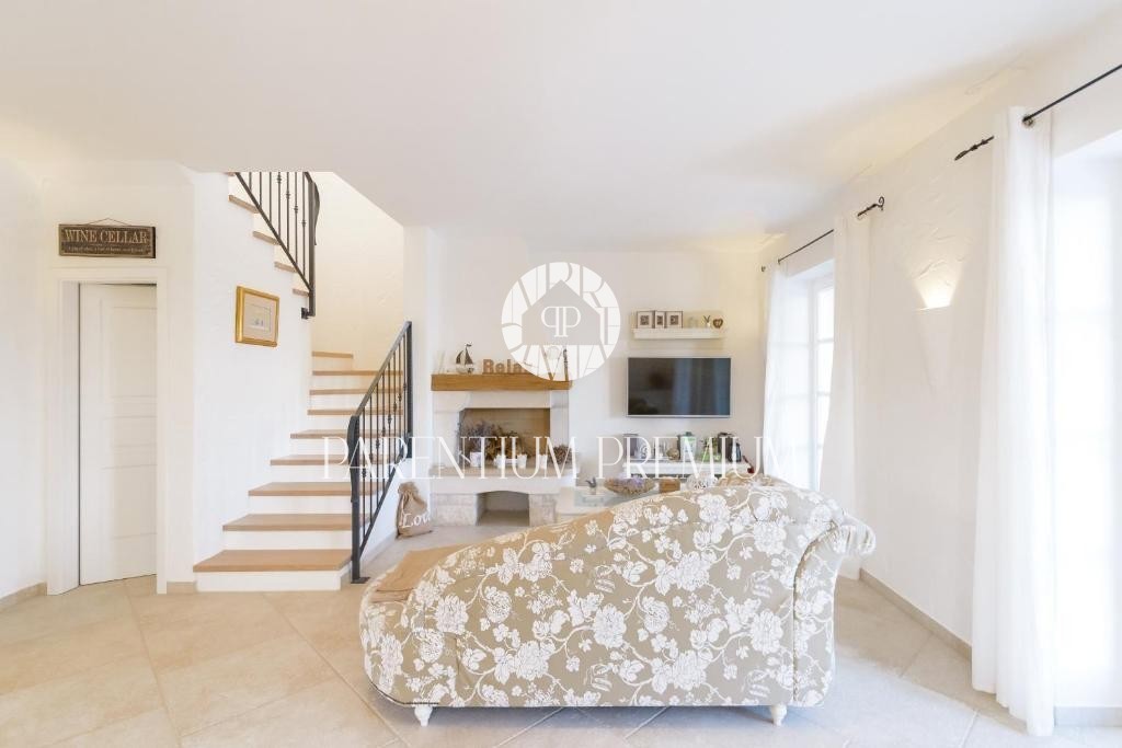 Autentica casa in stile mediterraneo con piscina