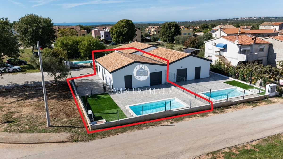 Nuova costruzione – Casa moderna al piano terra con piscina riscaldata e giardino curato