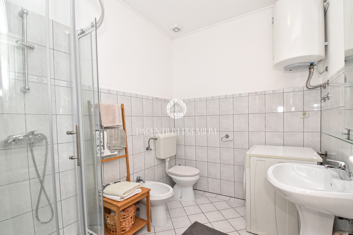 Casa a schiera con splendida vista panoramica sul mare e piscina condominiale