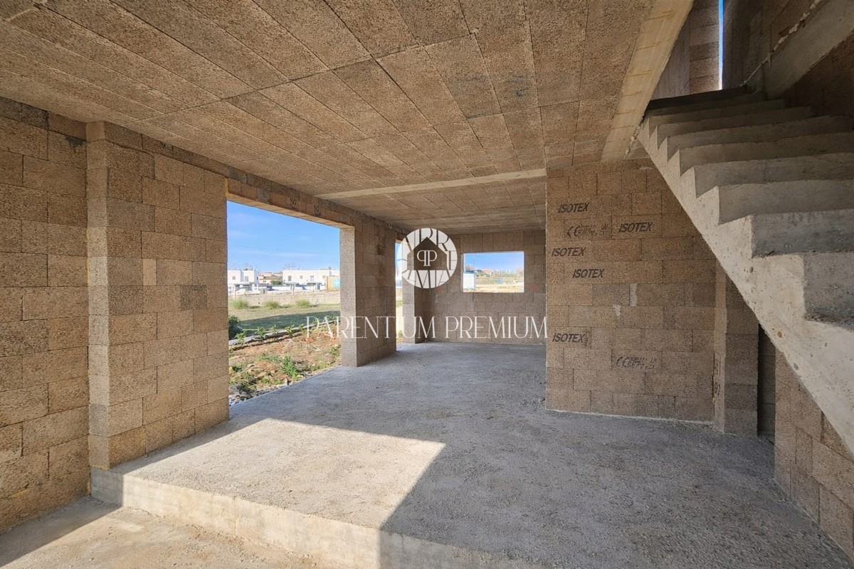 Casa ad alta efficienza energetica con vista mare e ampio giardino