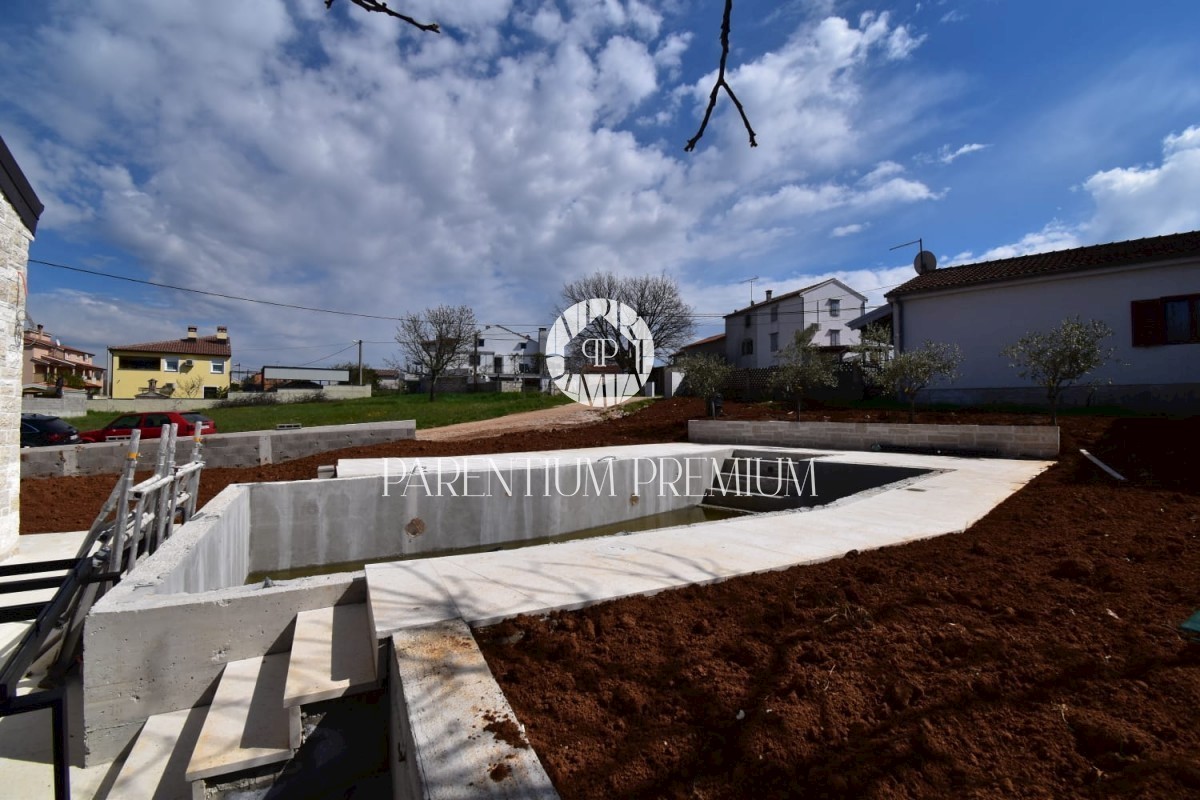 Una bella casa familiare con piscina