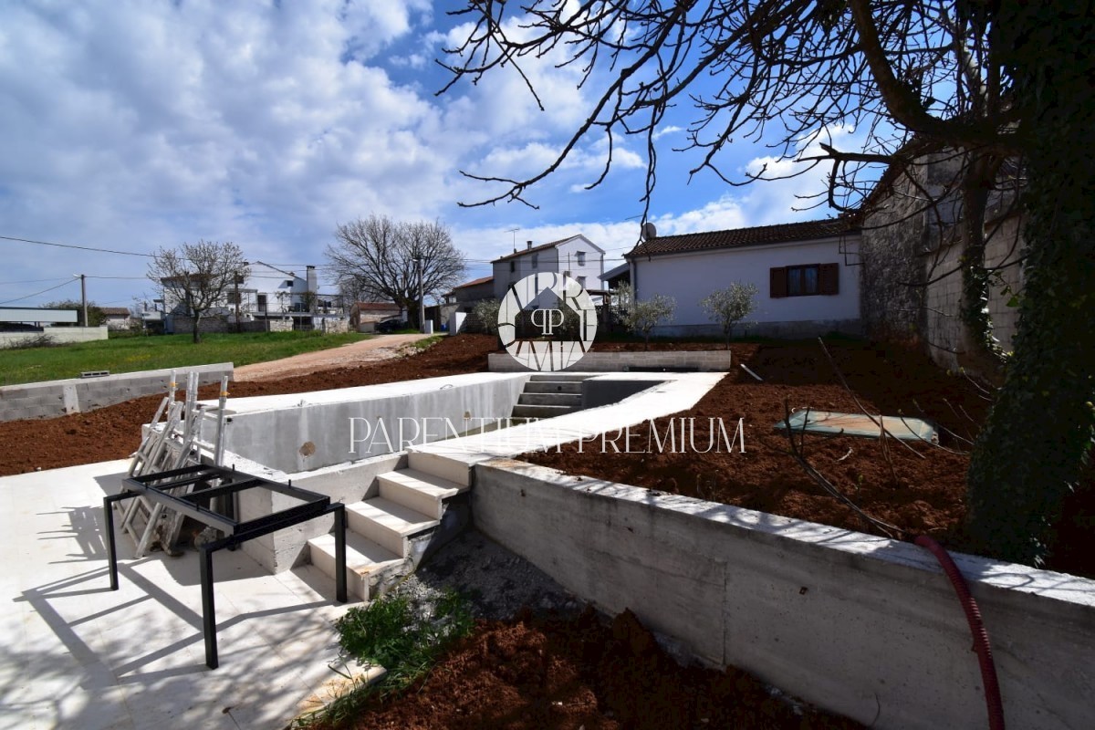 Una bella casa familiare con piscina