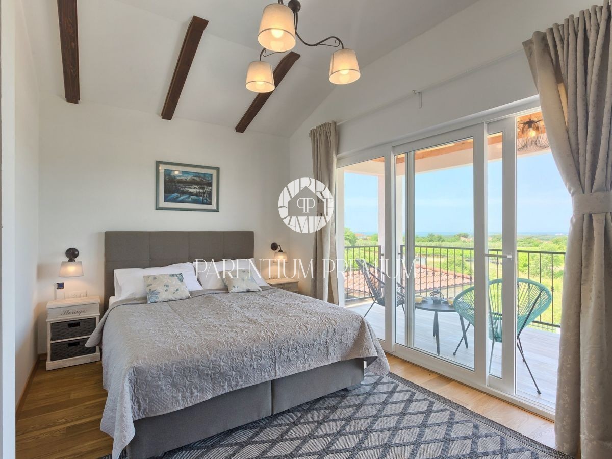 Una bella villa in pietra nelle immediate vicinanze di Parenzo