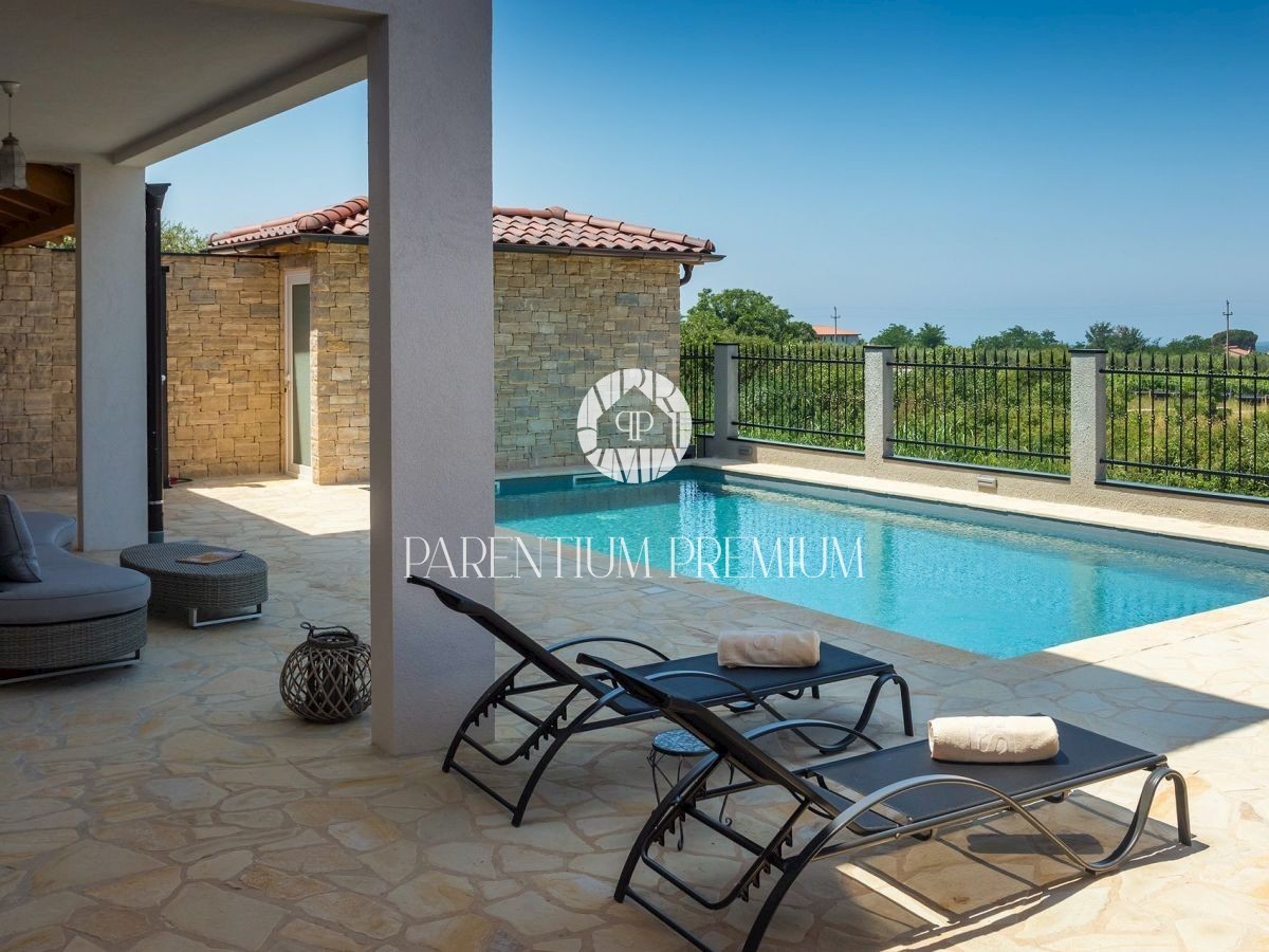 Una bella villa in pietra nelle immediate vicinanze di Parenzo