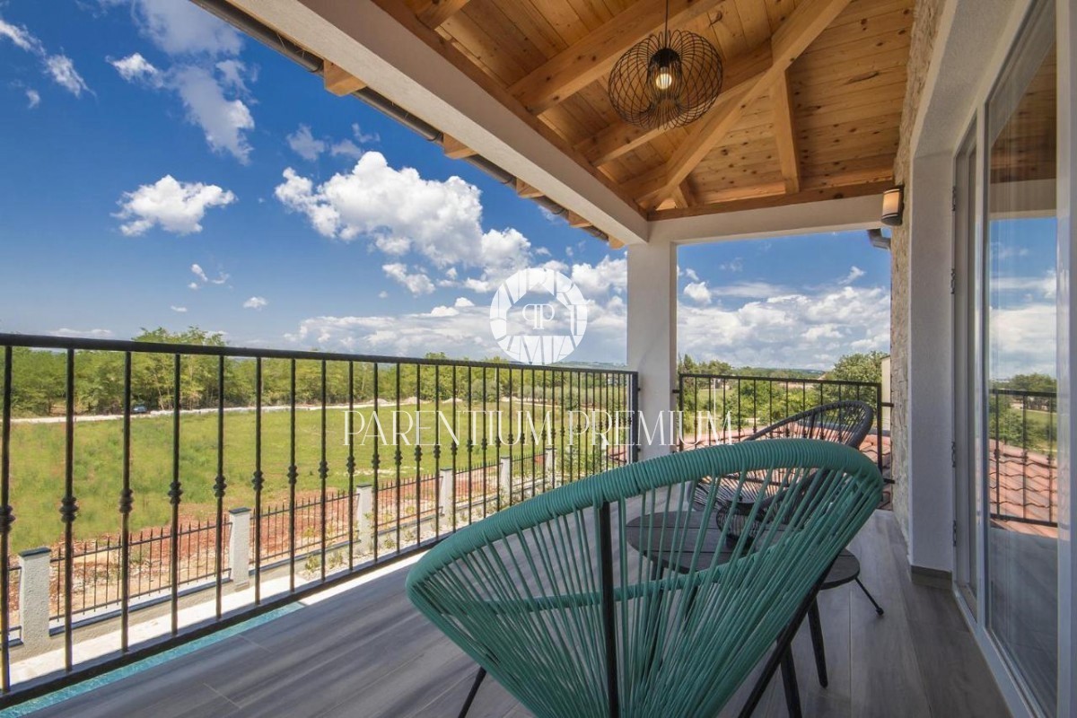 Una bella villa in pietra nelle immediate vicinanze di Parenzo