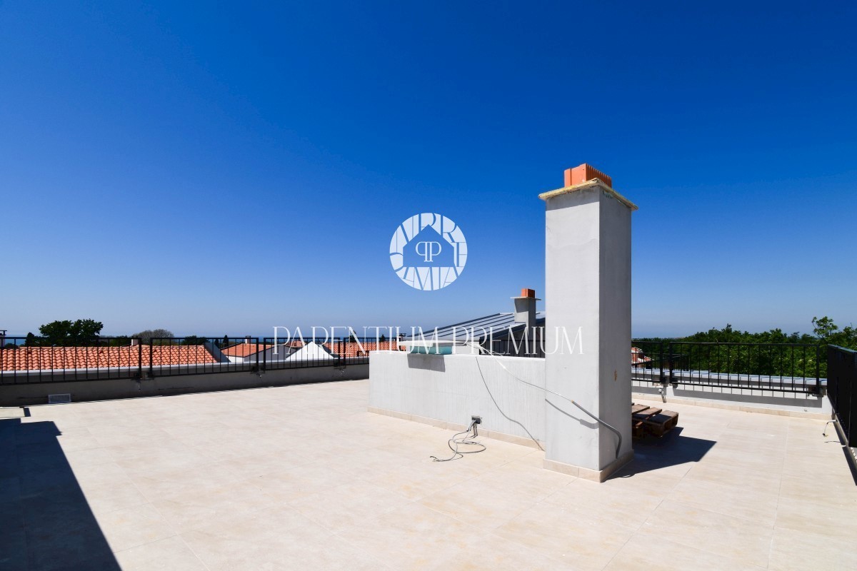 Fantastico nuovo appartamento con terrazza sul tetto e vista panoramica