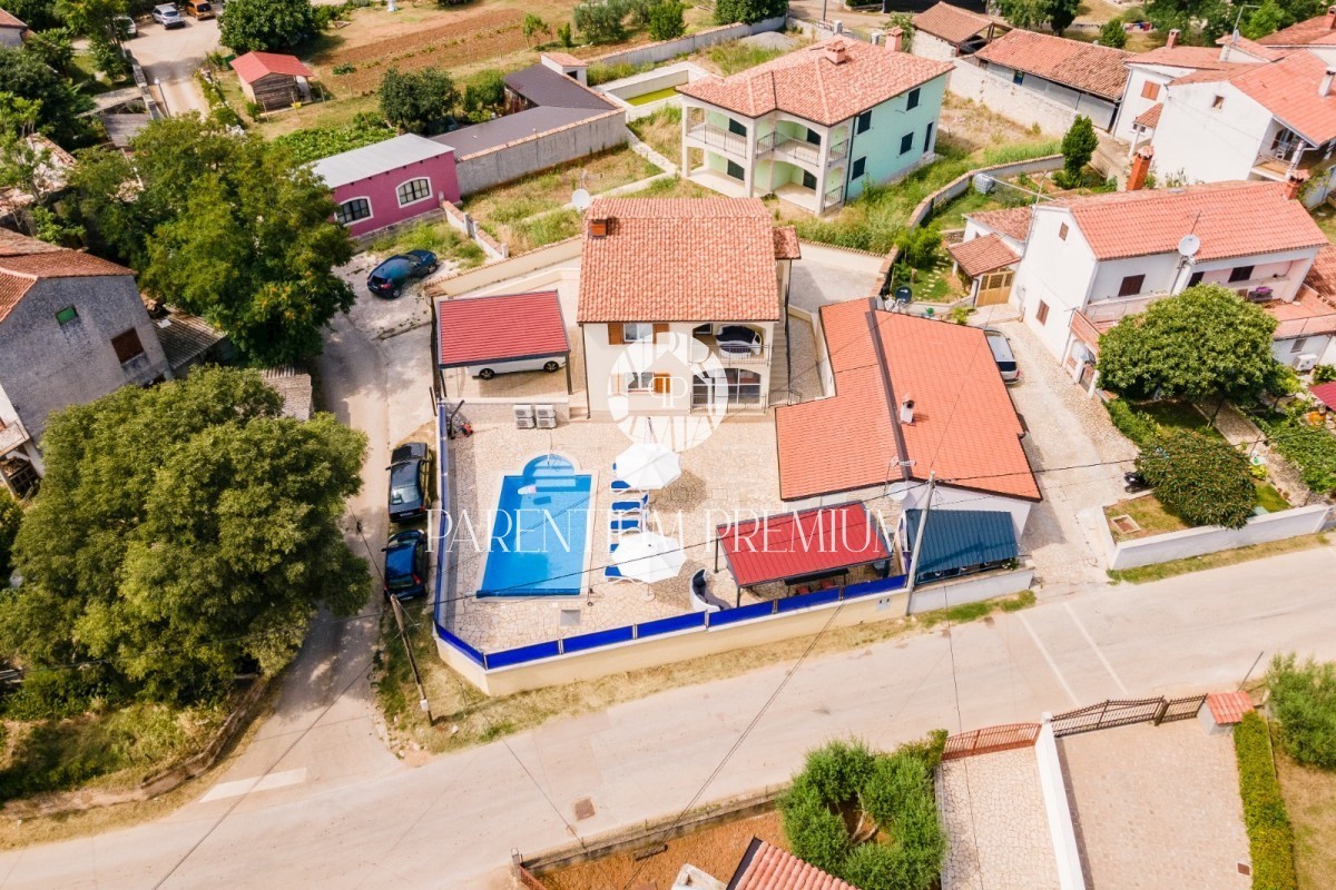 Casa con tre unità abitative