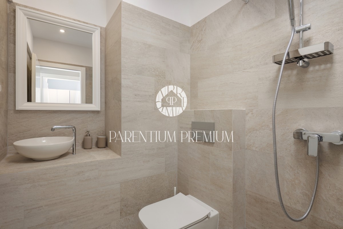 Perfezione di stile e comfort: Villa di lusso con piscina