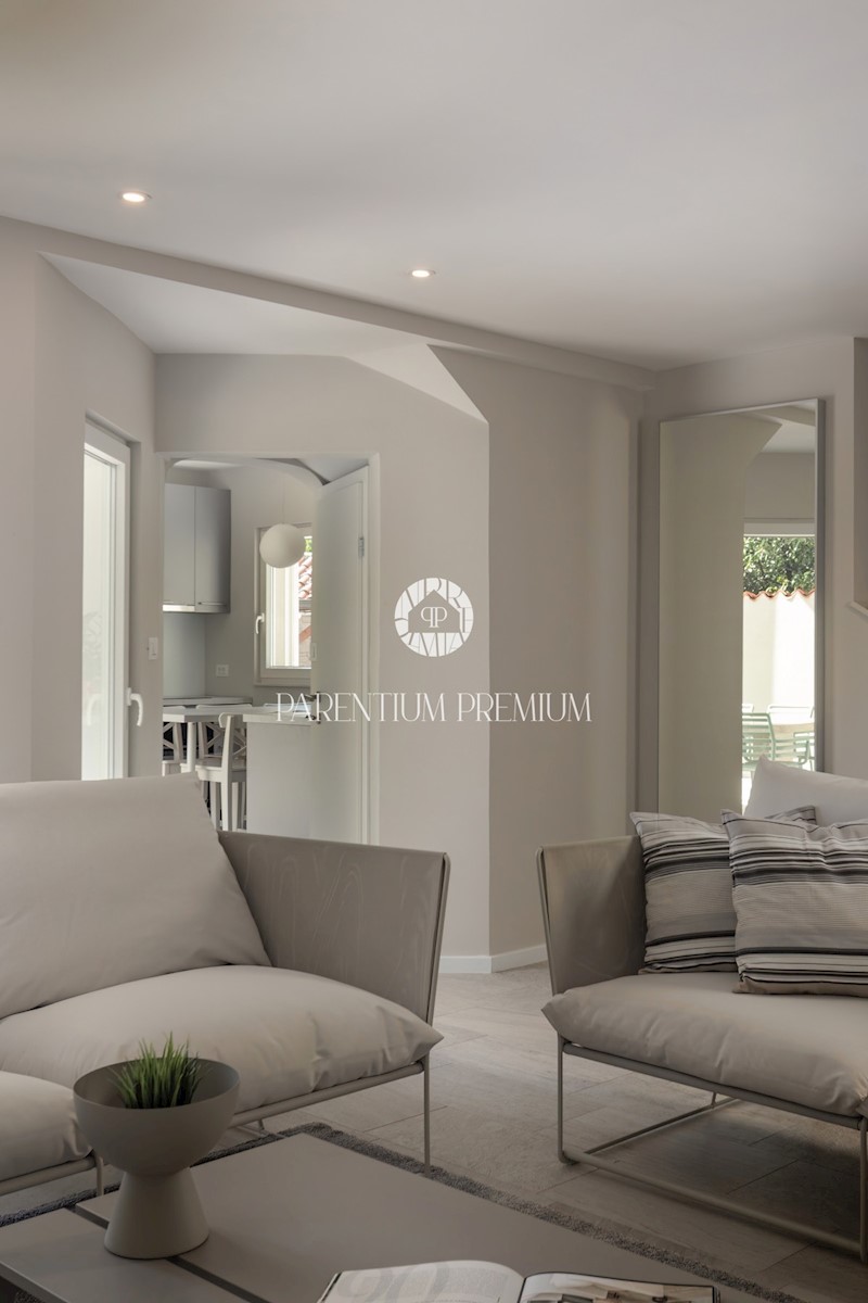 Perfezione di stile e comfort: Villa di lusso con piscina