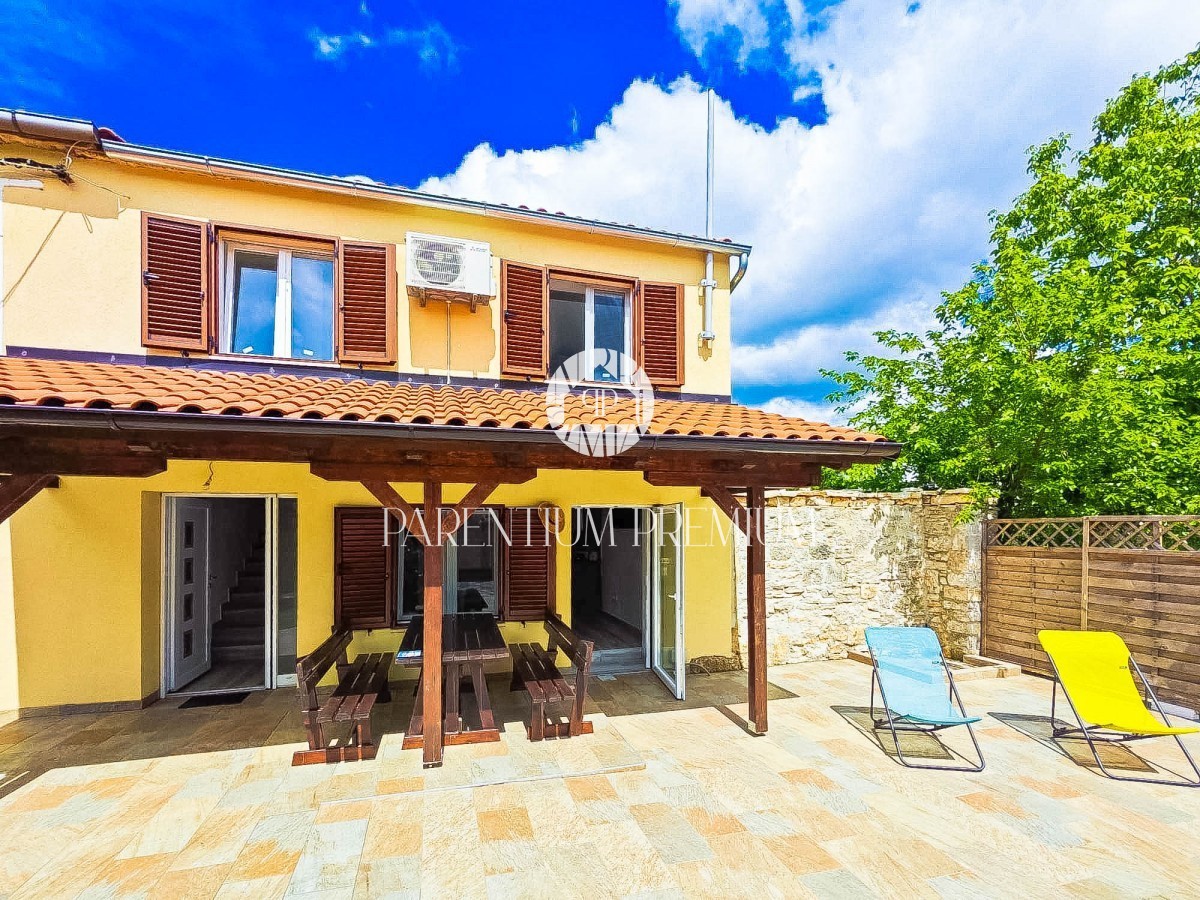 OPPORTUNITÀ!!! Intima proprietà istriana con piscina e 2 unità abitative