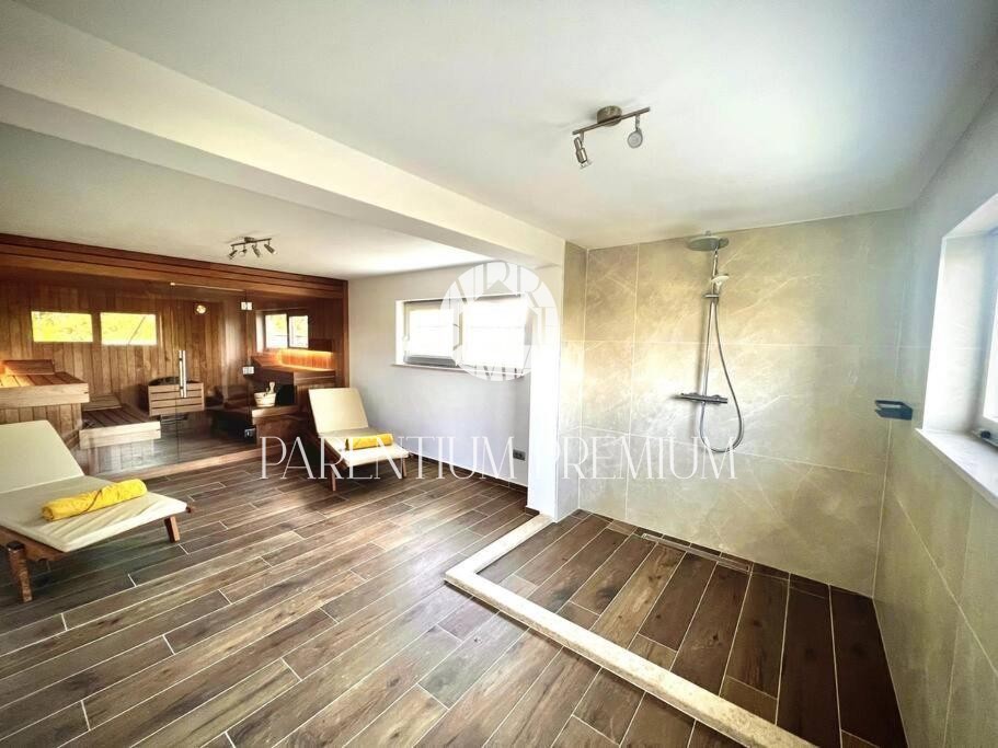 Unica villa ristrutturata – ex scuola rurale con piscina e wellness nel cuore dell'Istria