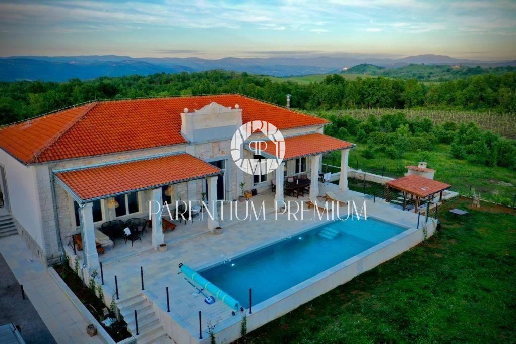 Unica villa ristrutturata – ex scuola rurale con piscina e wellness nel cuore dell'Istria