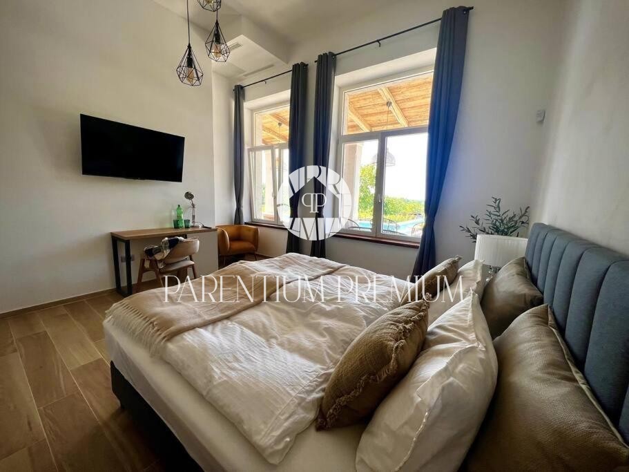 Unica villa ristrutturata – ex scuola rurale con piscina e wellness nel cuore dell'Istria