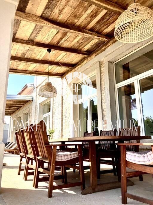 Unica villa ristrutturata – ex scuola rurale con piscina e wellness nel cuore dell'Istria