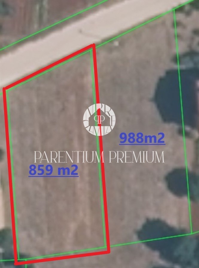 Ampio terreno edificabile vicino a Parenzo