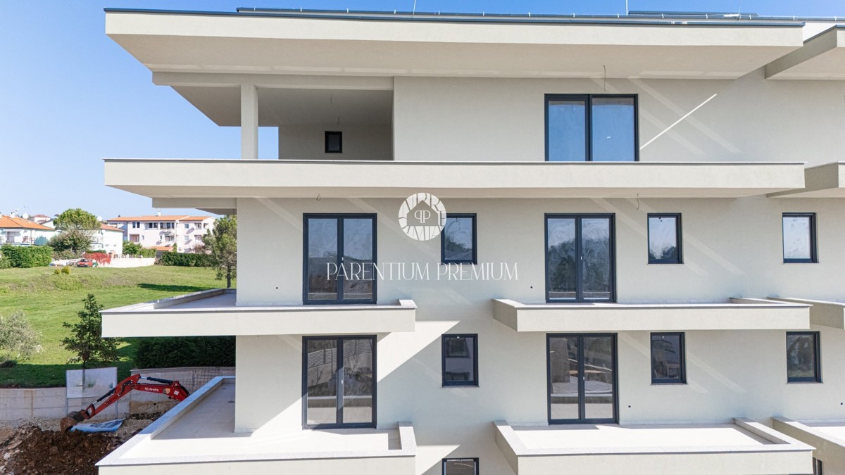 Appartamento moderno con tre camere da letto al 2° piano di un edificio con ascensore – a 1 km dal mare