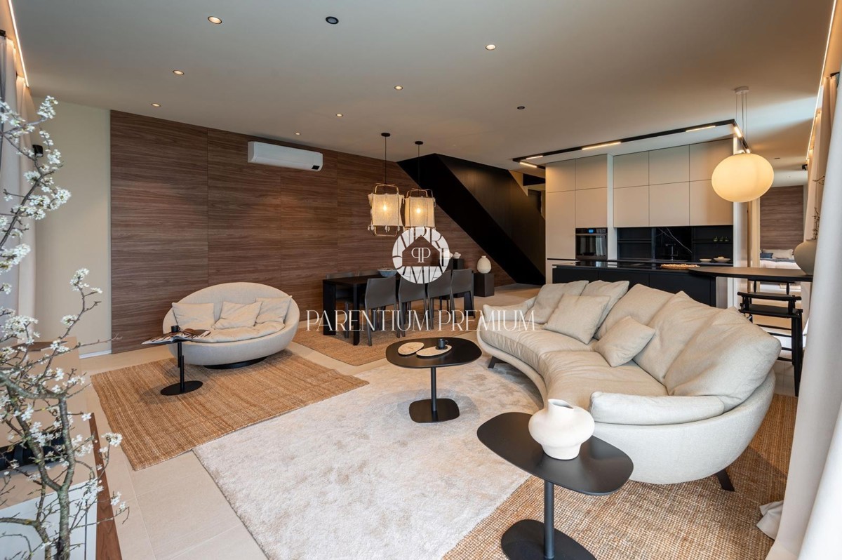 Villa di lusso con piscina e vista panoramica sul mare