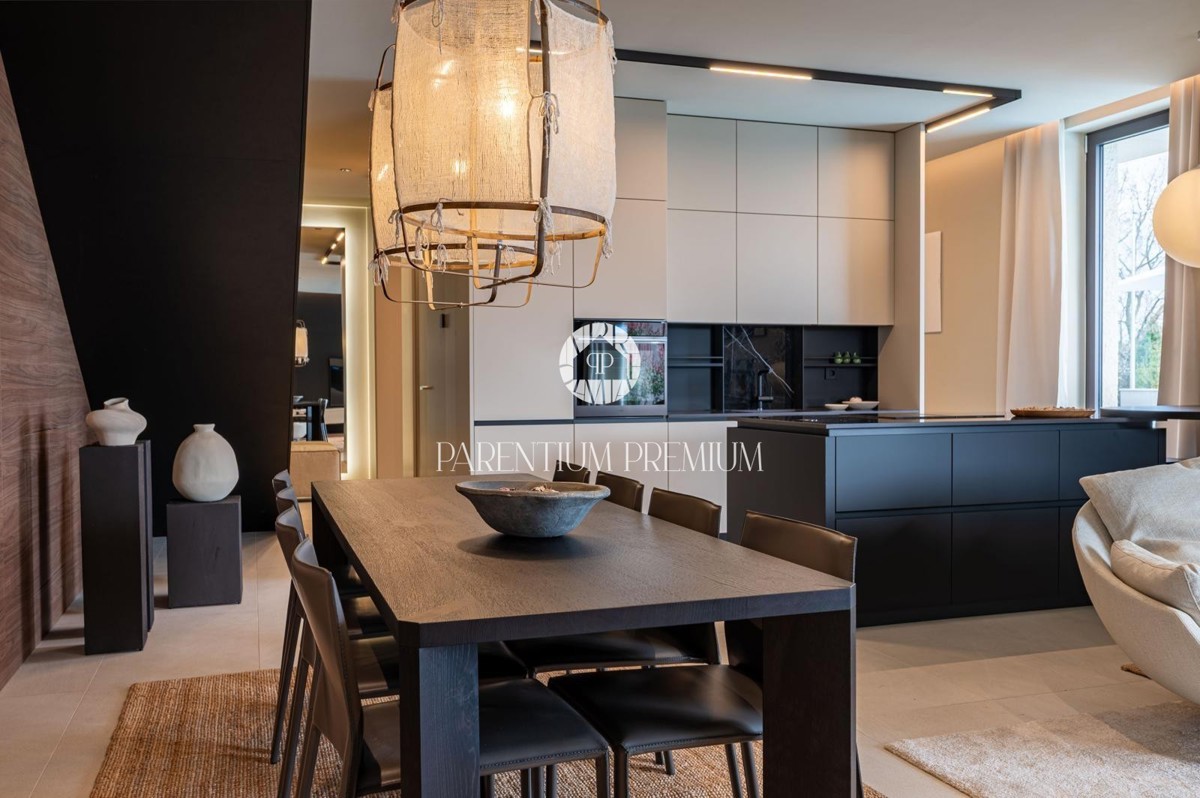 Villa di lusso con piscina e vista panoramica sul mare