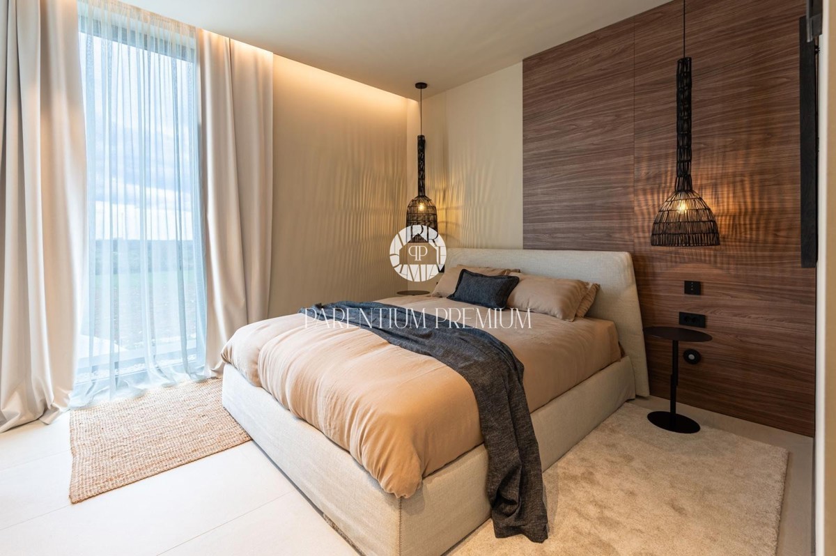 Villa di lusso con piscina e vista panoramica sul mare