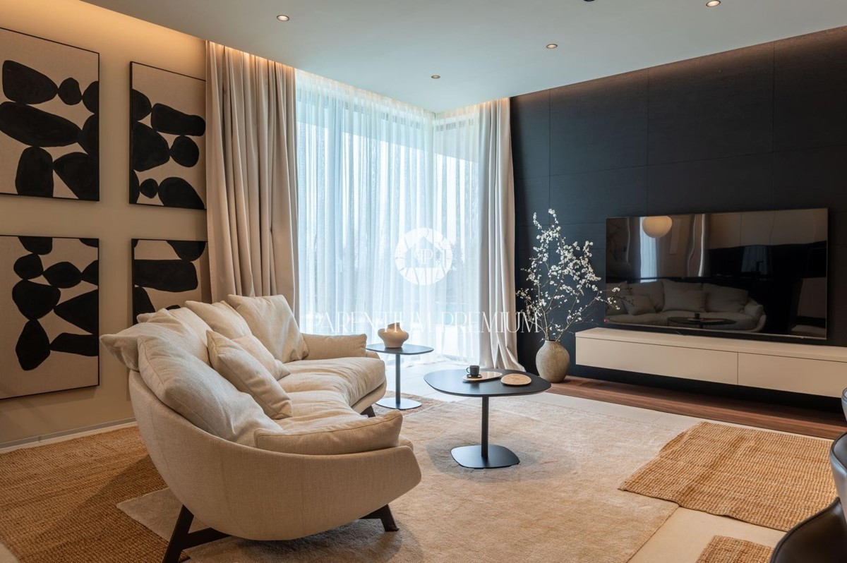 Villa di lusso con piscina e vista panoramica sul mare