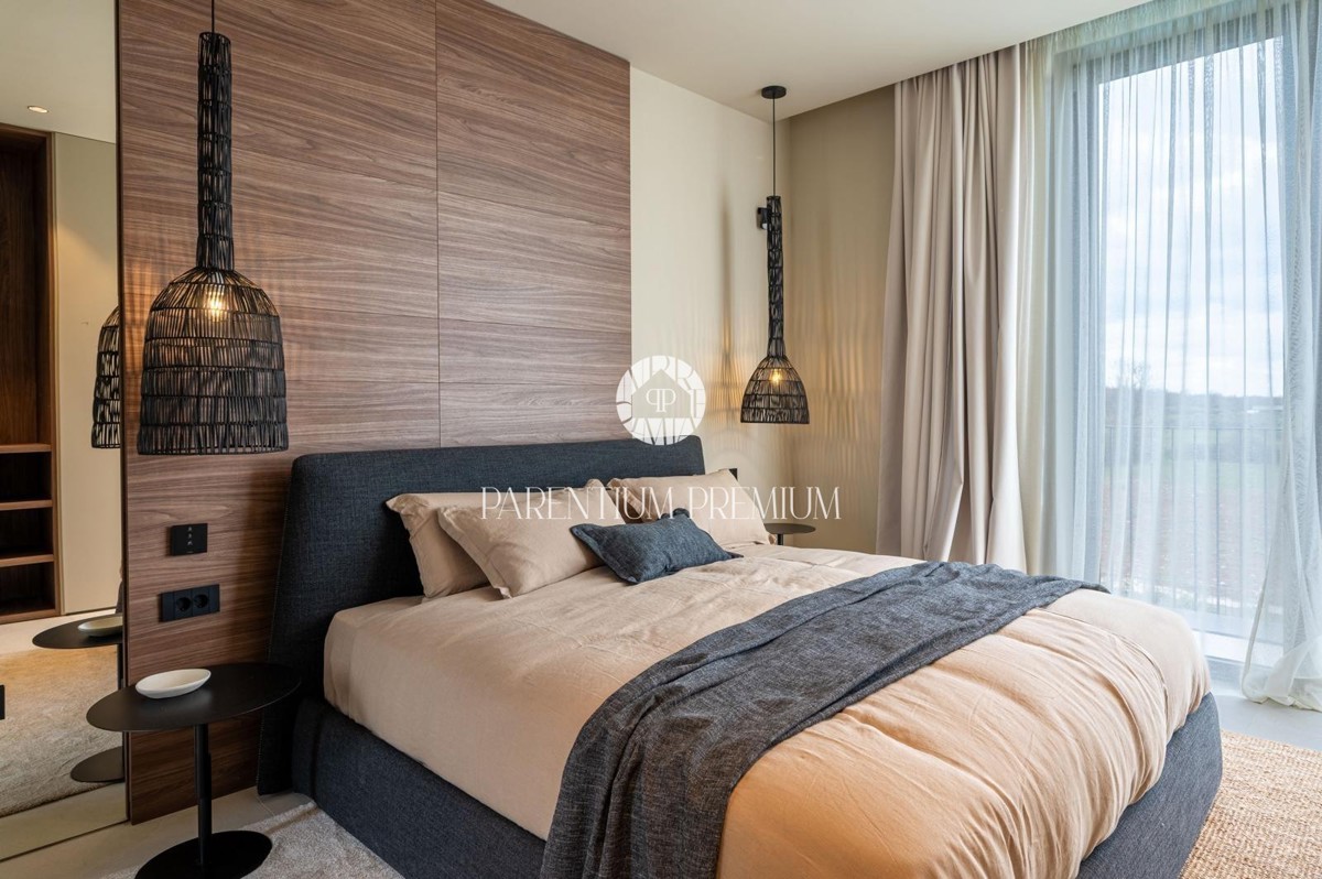 Villa di lusso con piscina e vista panoramica sul mare