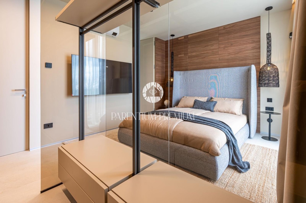 Villa di lusso con piscina e vista panoramica sul mare