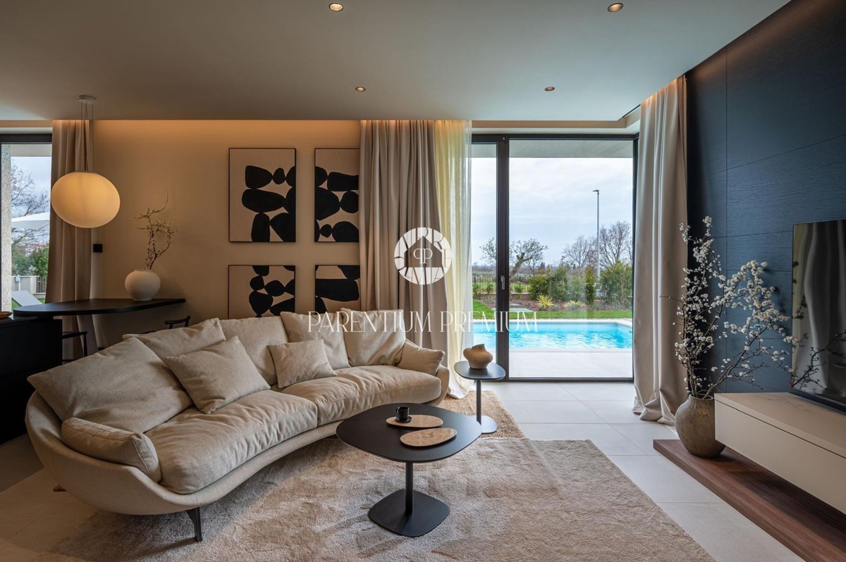 Villa di lusso con piscina e vista panoramica sul mare