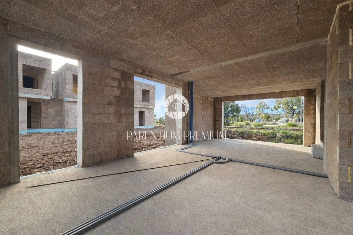 Casa ad alta efficienza energetica con piscina e vista mare
