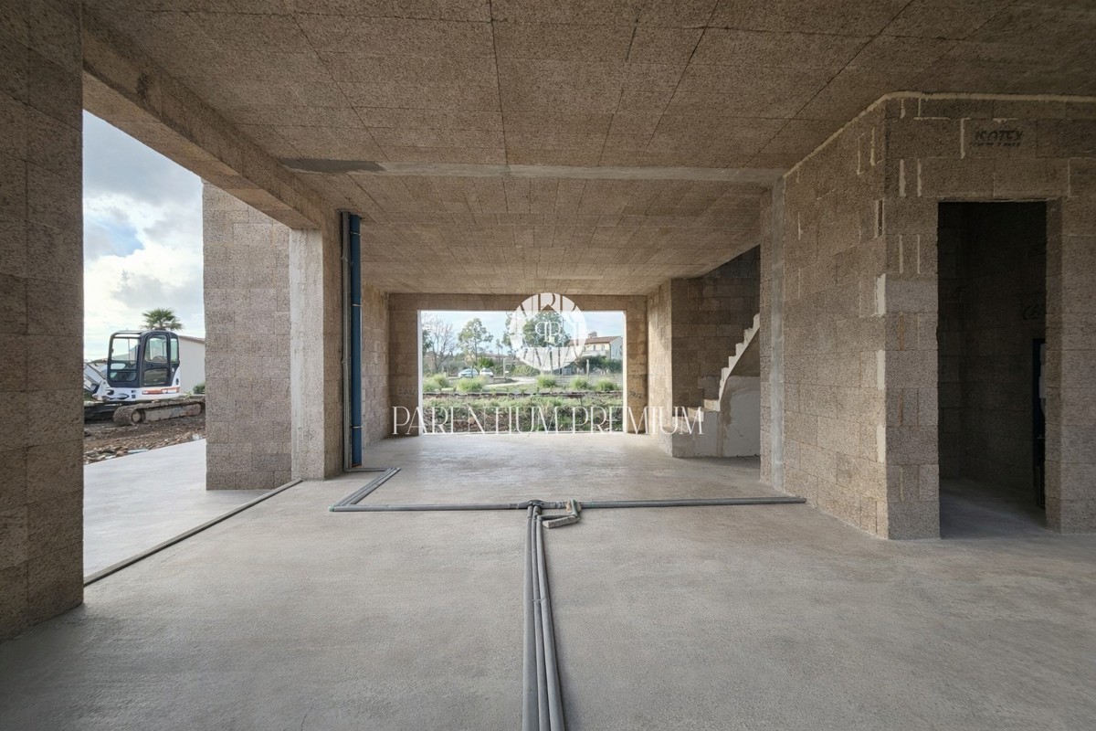 Casa ad alta efficienza energetica con piscina e vista mare