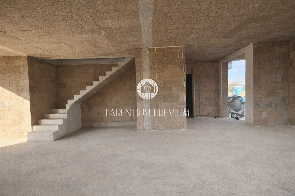 Casa ad alta efficienza energetica con piscina e vista mare