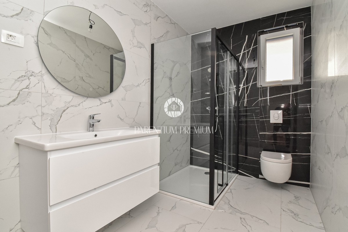 Lussuoso appartamento al piano terra con piscina, a 700 mt dal mare e dal porto turistico